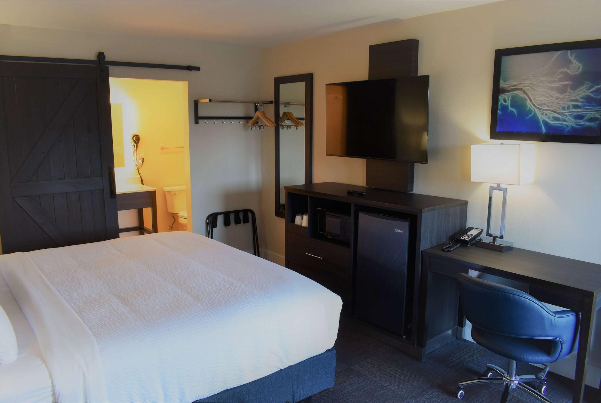 Travelodge By Wyndham Wine Country Hotel